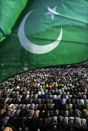 Pakistanlı Gençlerin En Güvendiği Yönetim Sistemi: Şeriat