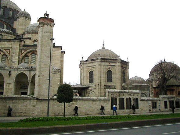 Sultan Süleyman`dan Geceyarısı Kararnamesi