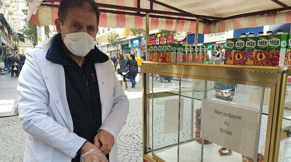 Tezgahını Allah`a Emanet Eden Simitçi: Ziber Ateş