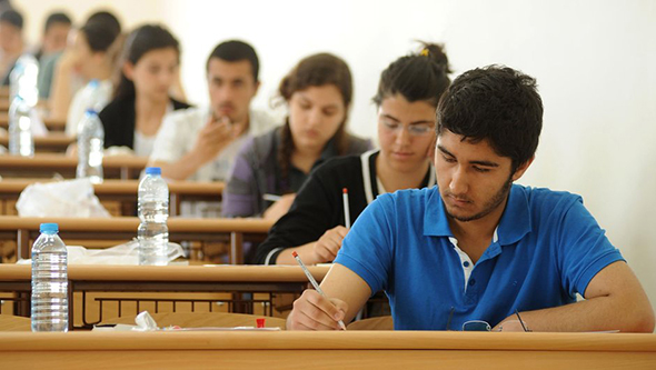 Ülkenin Gündeminde Seçim, Gençlerin Gündeminde Sınav Var