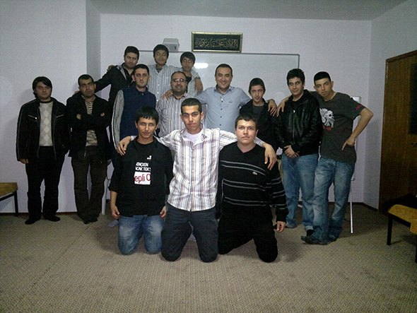 Antalyalı Genç Gönüllüler`den Eğitim Atağı