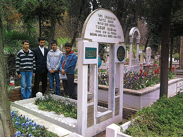 Onlar Nâbi`den Bi-haber Değiller