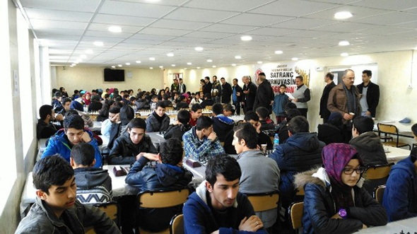 "Dindar Nesil" Kaygısı Hata mı Yaptırıyor?