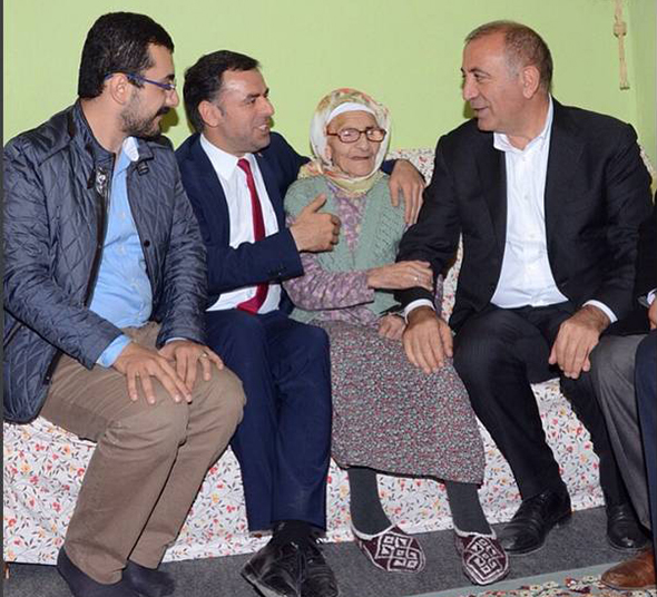 21. Yüzyılda Eve Ayakkabıyla Girme Görgüsüzlüğü (!)
