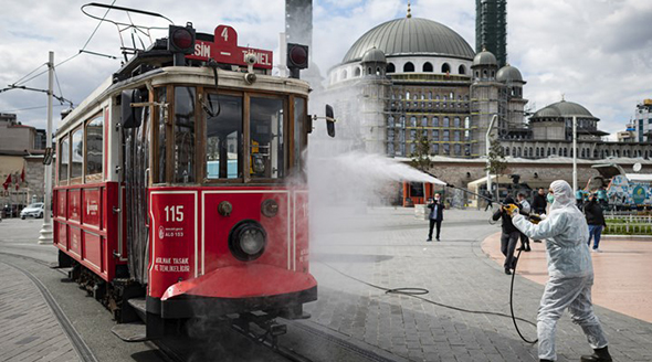 "Gündeme Takılıp Kalma" Klişesi: Halimizin İzahı