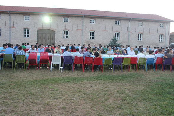 Sabahattin Zaim`in İzinde Bir Gençlik