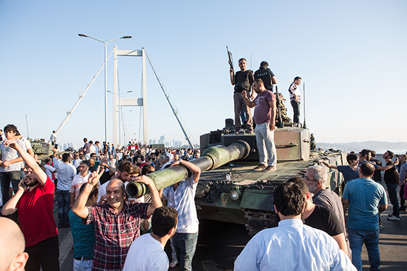 Dünya Medyasının Darbeyle İmtihanı