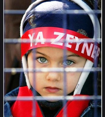 Efendisinin Gülleri İçinde Bir Gül...