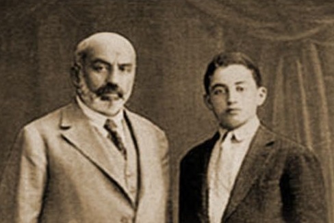 Dedem Âkif, Atam Âkif, Babam Âkif!