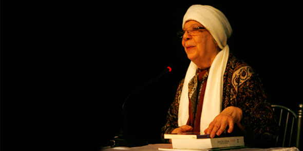 Samimi Bir Öğretmen: Ayla Ağabegüm