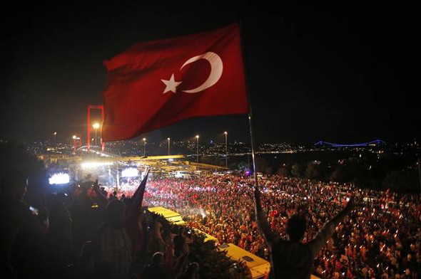 15 Temmuz`un Yıldönümünde İki Vurgu: Adalet ve Kararlılık