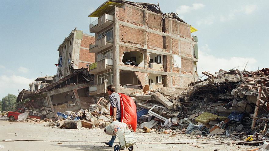 Bir Yıkımın Ardından: 17 Ağustos Depremi