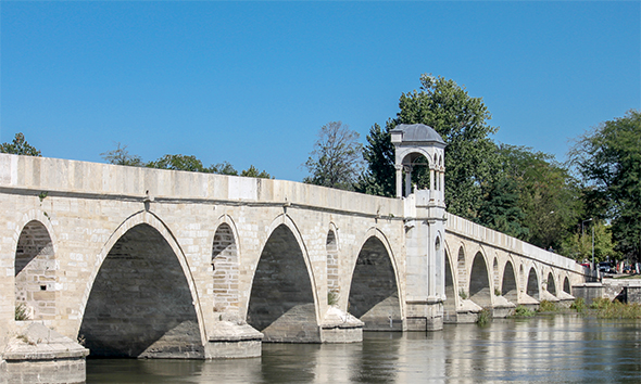 Mezar Taşından Kale