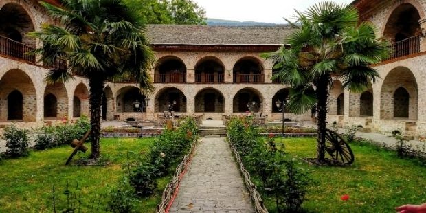 Kafkas Notları IX - Tarihi Bir Şehir "Şeki"